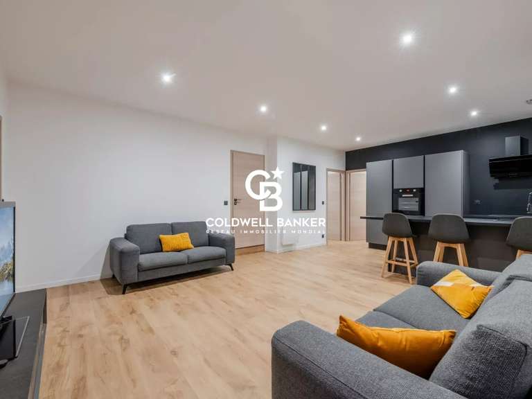 Maison Cranves-Sales - 4 chambres - 375m²
