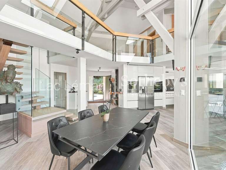 Maison Cranves-Sales - 4 chambres - 276m²
