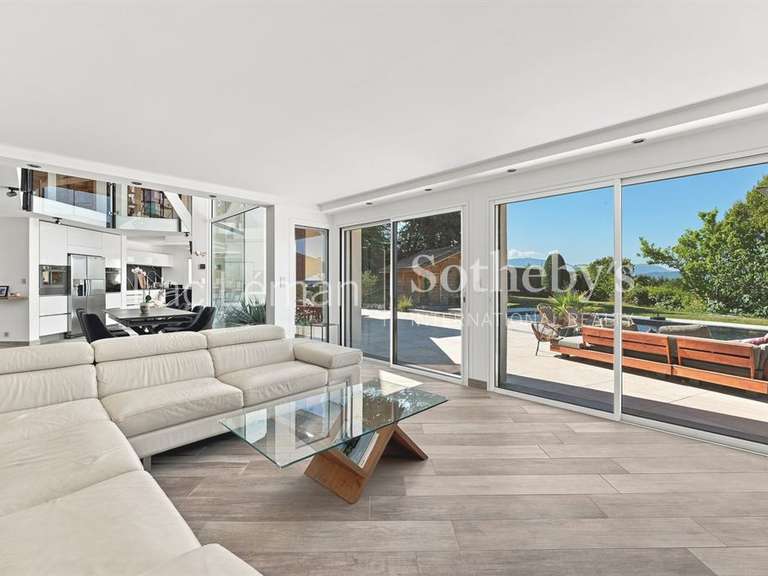 Maison Cranves-Sales - 4 chambres - 276m²
