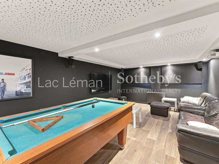 Maison Cranves-Sales - 4 chambres - 276m²
