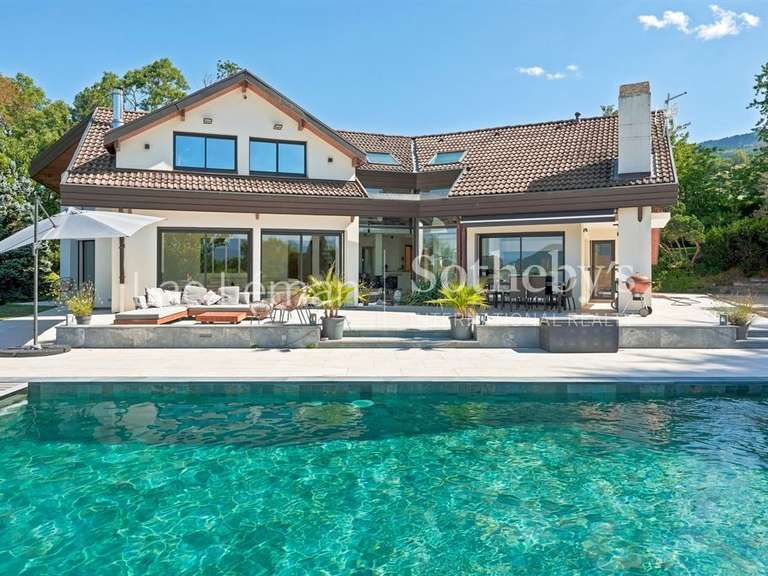 Maison Cranves-Sales - 4 chambres - 276m²