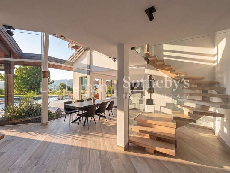 Maison Cranves-Sales - 4 chambres - 276m²