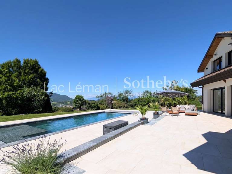 Maison Cranves-Sales - 4 chambres - 276m²