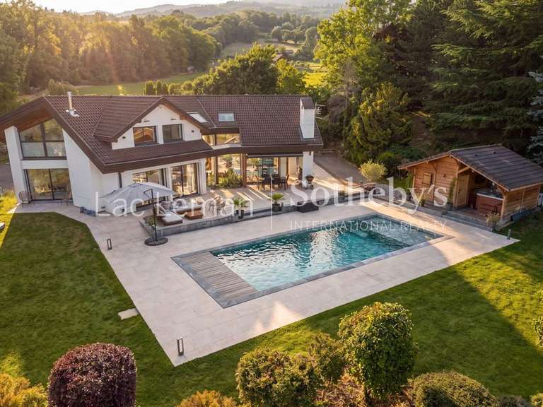 Maison Cranves-Sales - 4 chambres - 276m²