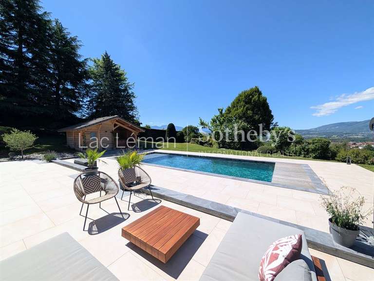 Maison Cranves-Sales - 4 chambres - 276m²