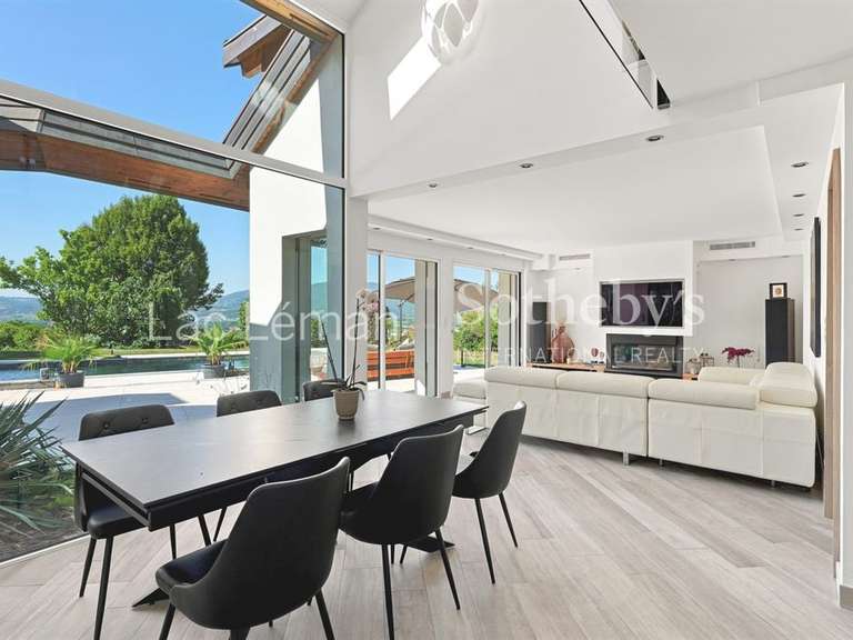 Maison Cranves-Sales - 4 chambres - 276m²