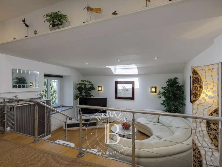 Maison Cranves-Sales - 4 chambres - 451m²
