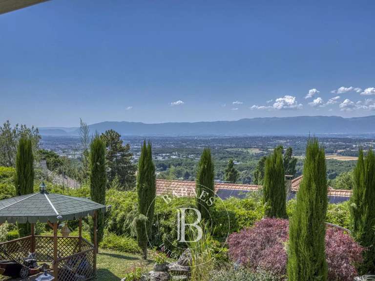 Maison Cranves-Sales - 4 chambres - 451m²