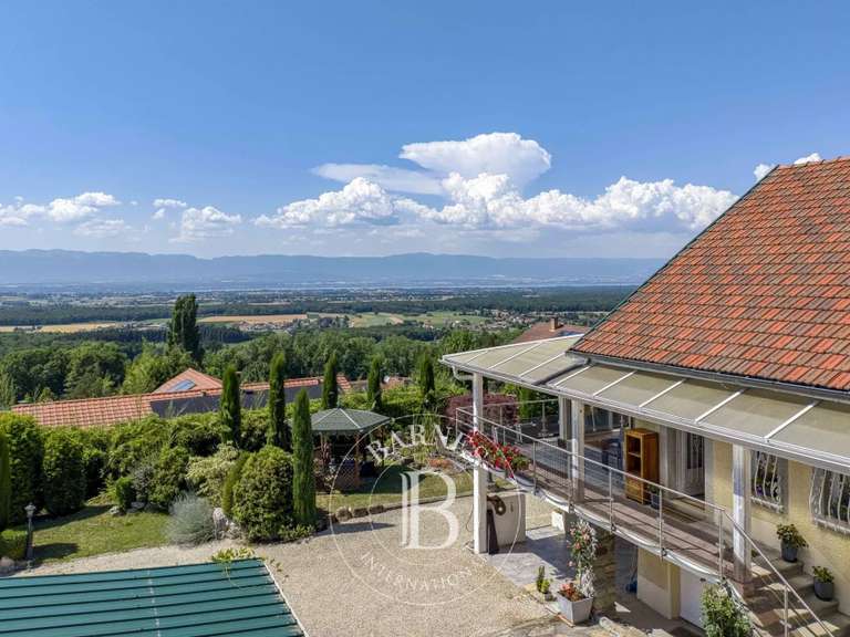 Maison Cranves-Sales - 4 chambres - 451m²