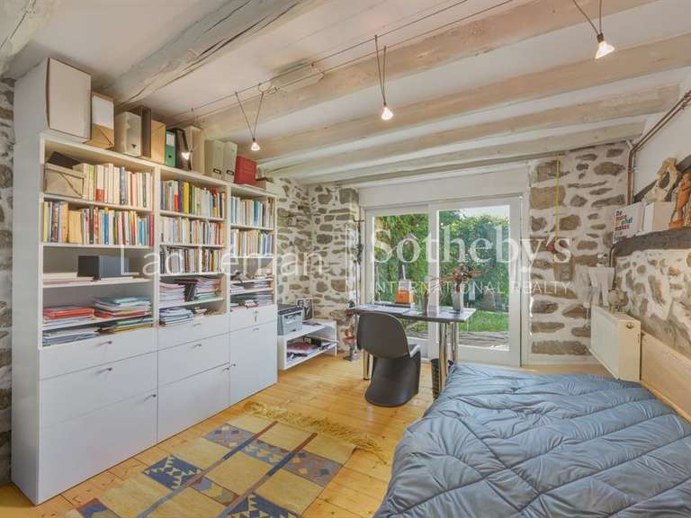 Maison Cranves-Sales - 6 chambres - 394m²