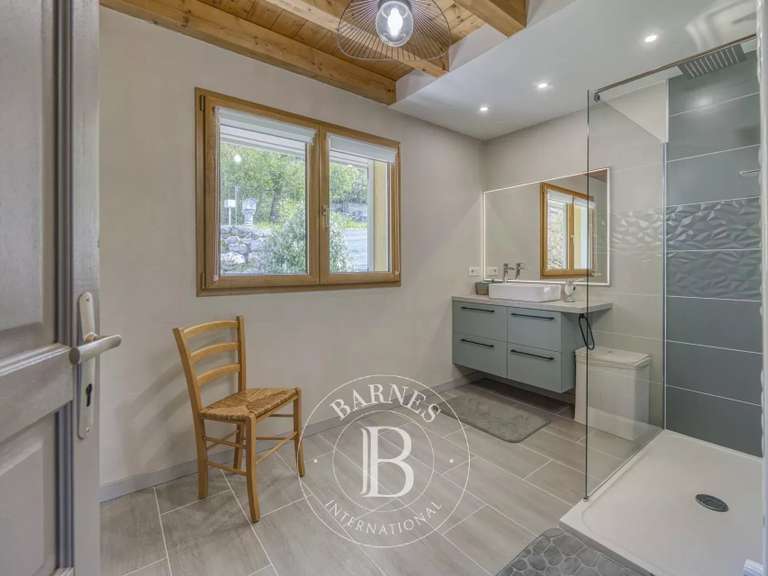 Maison Cranves-Sales - 4 chambres - 320m²