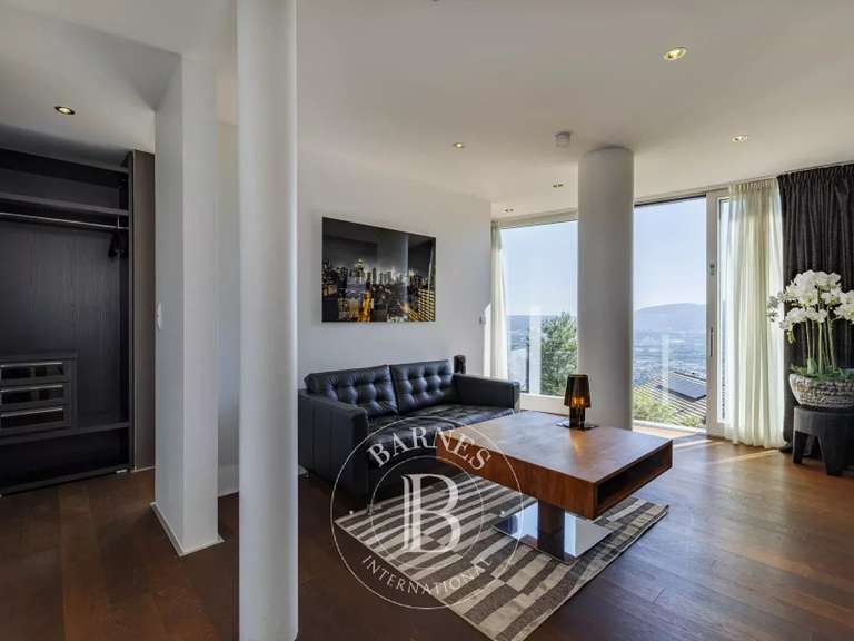 Villa Cranves-Sales - 10 chambres - 300m²