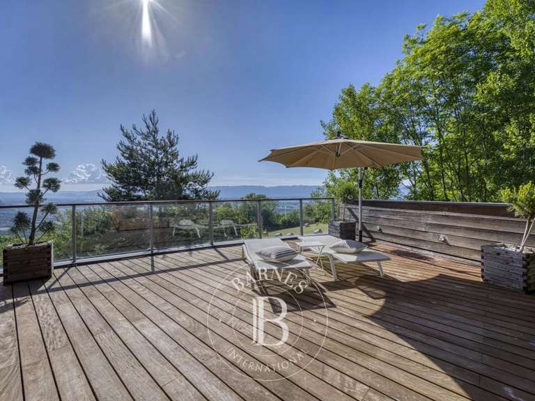 Villa Cranves-Sales - 10 chambres - 300m²