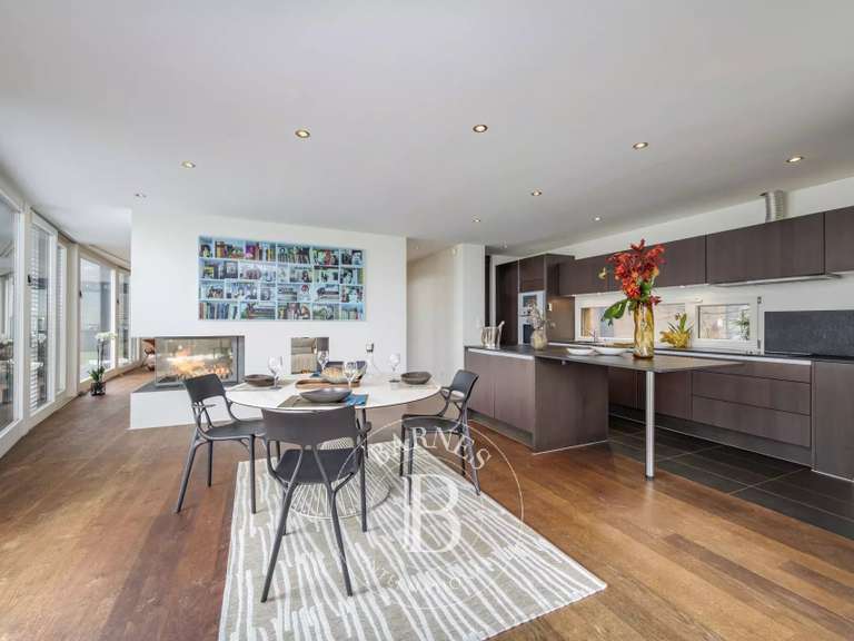 Villa Cranves-Sales - 10 chambres - 300m²