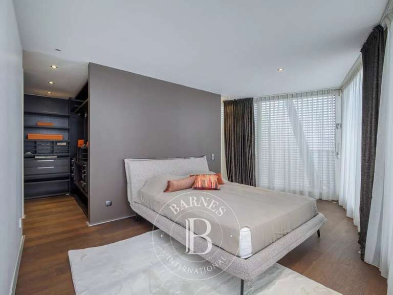 Villa Cranves-Sales - 10 chambres - 300m²