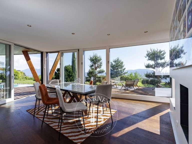 Villa Cranves-Sales - 10 chambres - 300m²