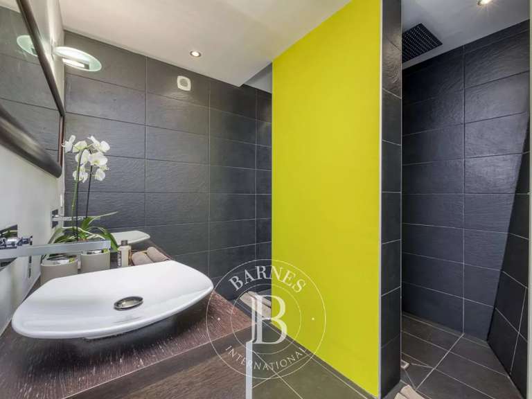 Villa Cranves-Sales - 10 chambres - 300m²