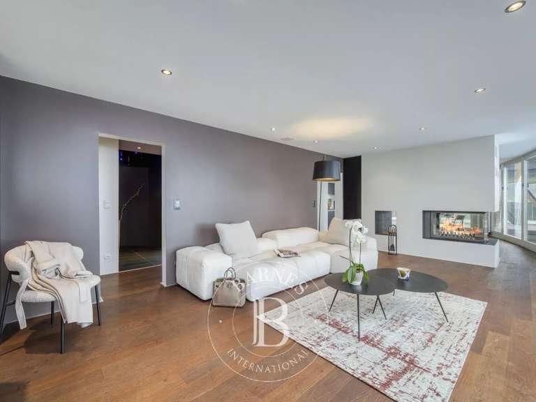 Villa Cranves-Sales - 10 chambres - 300m²