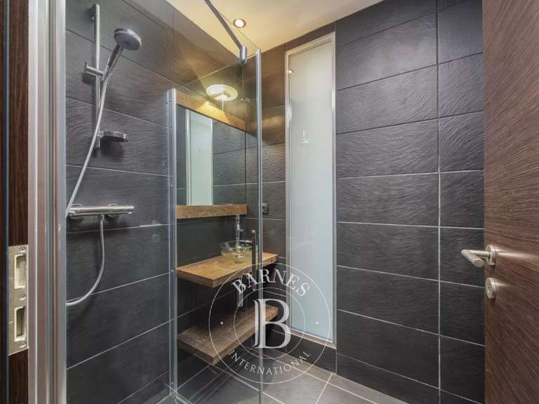Villa Cranves-Sales - 10 chambres - 300m²
