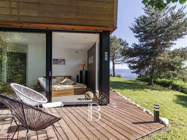 Villa Cranves-Sales - 10 chambres - 300m²