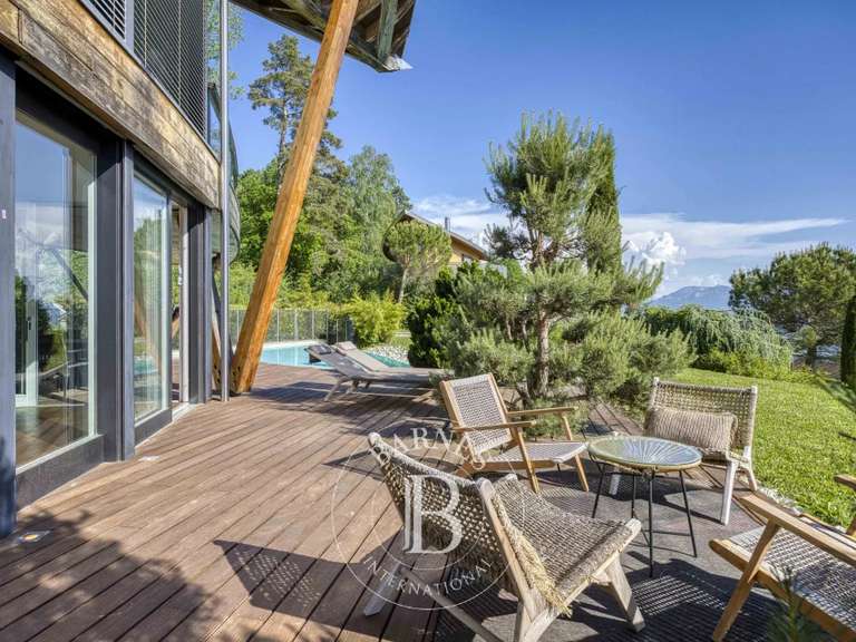 Villa Cranves-Sales - 10 chambres - 300m²