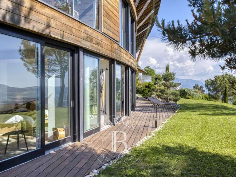 Villa Cranves-Sales - 10 chambres - 300m²