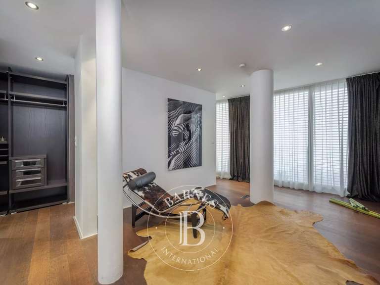 Villa Cranves-Sales - 10 chambres - 300m²