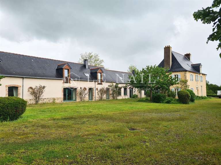 Manor Craon - 10 bedrooms - 540m²