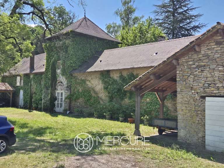 Propriété Crémieu - 6 chambres - 324m²