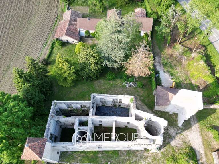 Propriété Crémieu - 6 chambres - 324m²