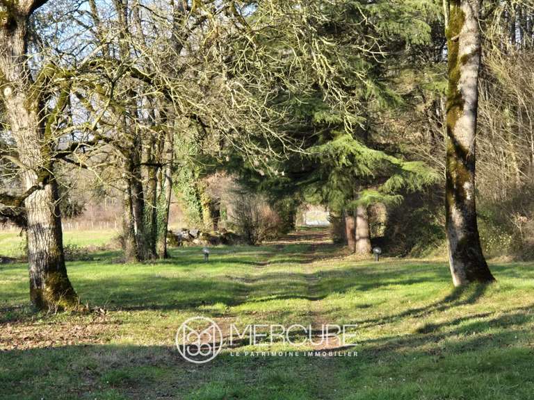 Propriété Crémieu - 6 chambres - 324m²