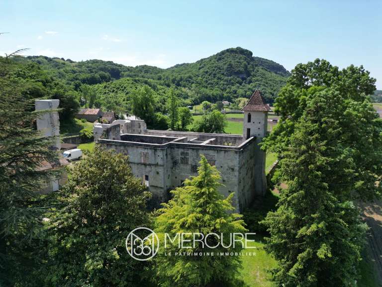 Propriété Crémieu - 6 chambres - 324m²