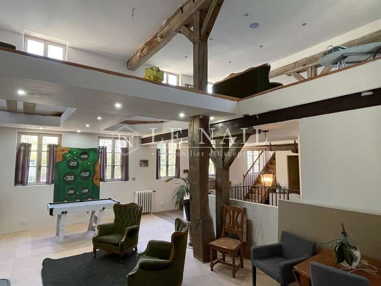 Maison Crépy-en-Valois - 7 chambres - 600m²