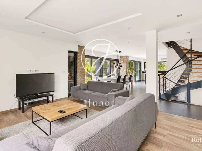 Maison Crespières - 4 chambres - 240m²