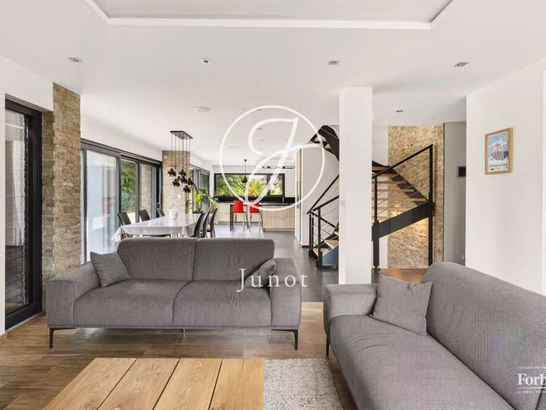 Maison Crespières - 4 chambres - 240m²