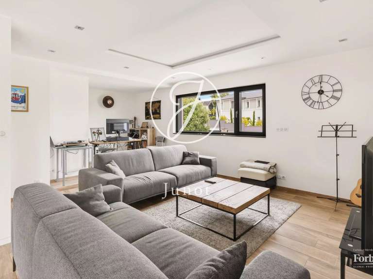 Maison Crespières - 4 chambres - 240m²
