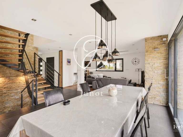 Maison Crespières - 4 chambres - 240m²