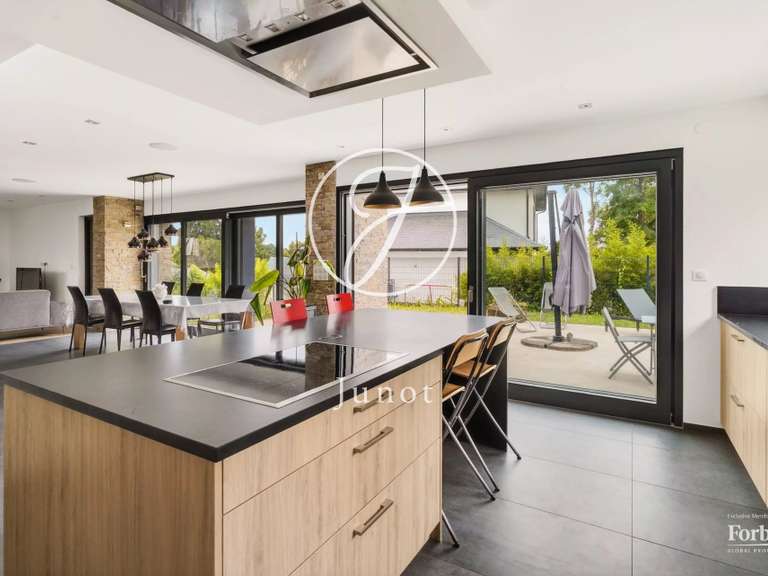 Maison Crespières - 4 chambres - 240m²
