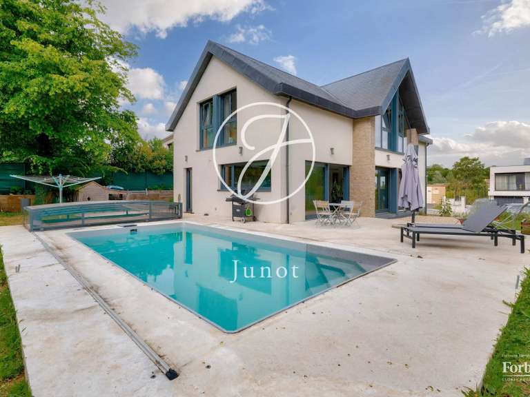 Maison Crespières - 4 chambres - 240m²