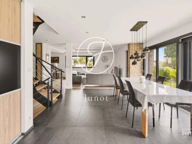 Maison Crespières - 4 chambres - 240m²