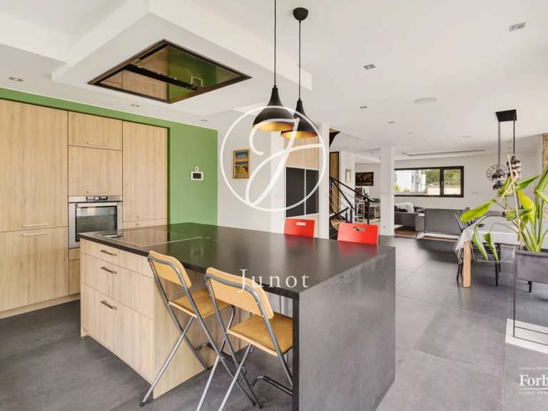 Maison Crespières - 4 chambres - 240m²