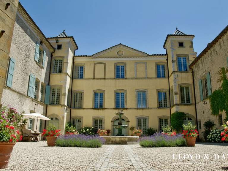 Castle Crest - 20 bedrooms - 6000m²