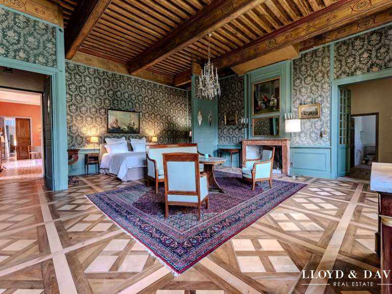 Castle Crest - 20 bedrooms - 6000m²