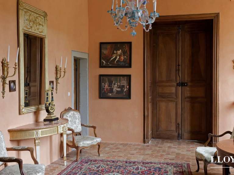 Castle Crest - 20 bedrooms - 6000m²