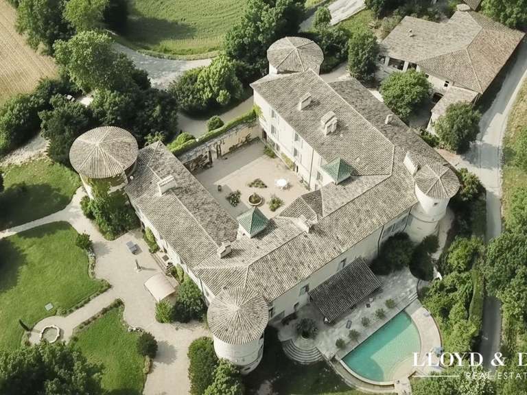 Castle Crest - 20 bedrooms - 6000m²