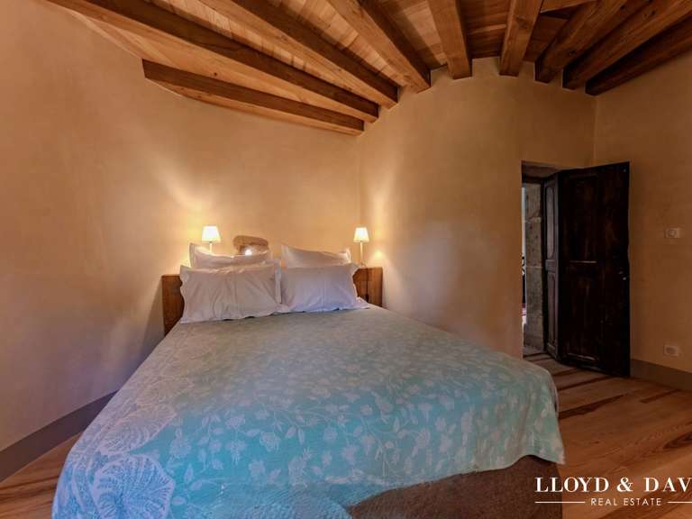 Castle Crest - 20 bedrooms - 6000m²