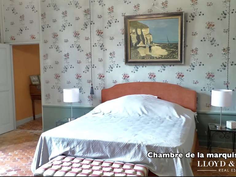 Castle Crest - 20 bedrooms - 6000m²