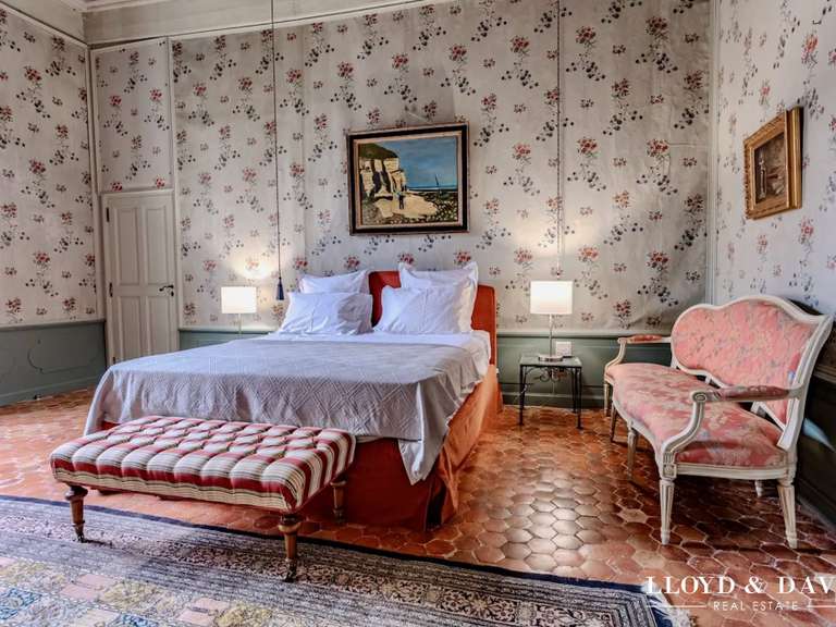 Castle Crest - 20 bedrooms - 6000m²