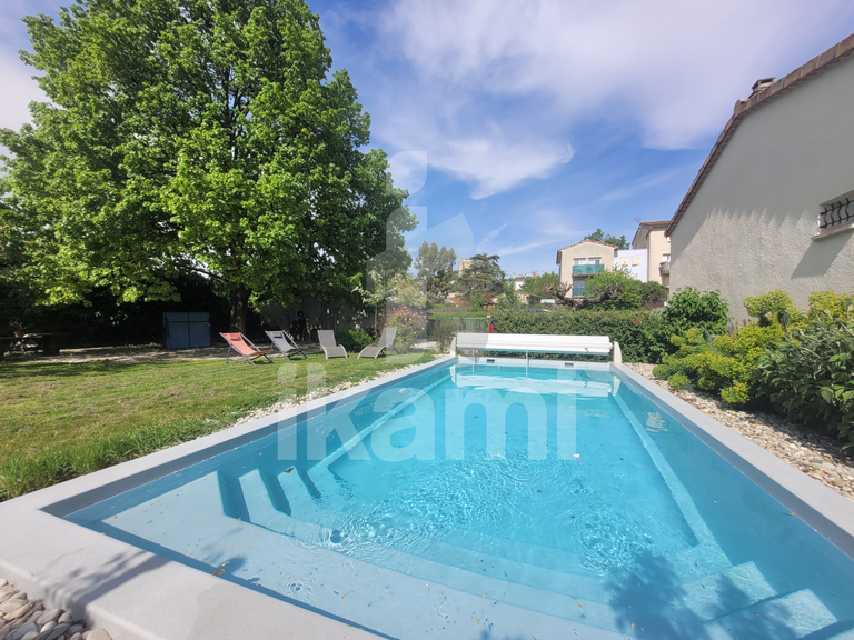 House Crest - 5 bedrooms - 175m²