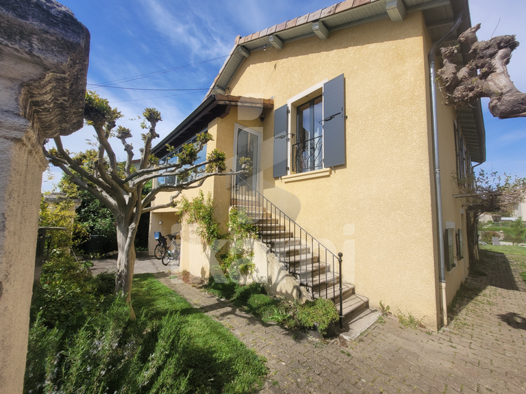 House Crest - 5 bedrooms - 175m²
